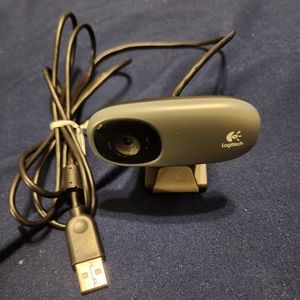 Logitech Webcam C110 (V-U0024) Fold Up Clip-On Webcam Built In Mic USB